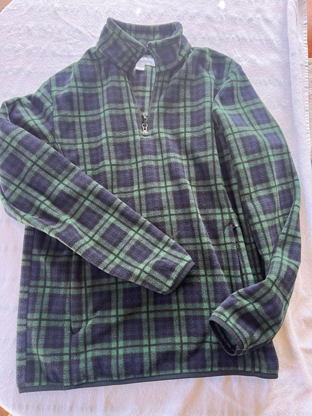 Amazon Essentials Men's Green and Navy Plaid Quarter-Zip Fleece Pullover